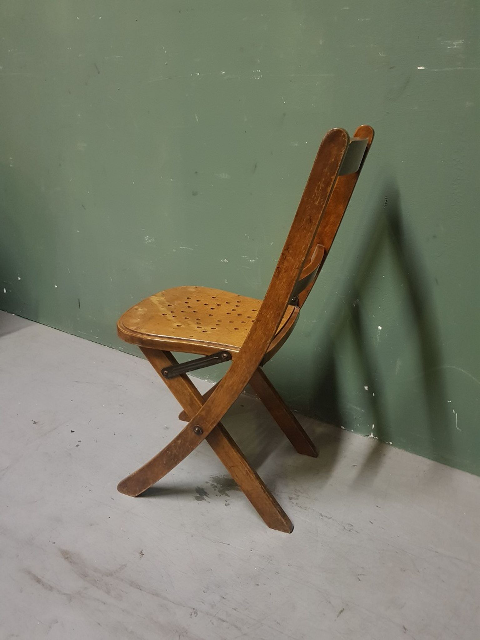 Chaise pliante pour enfants Venesta 1ère moitié du 20ème siècle.