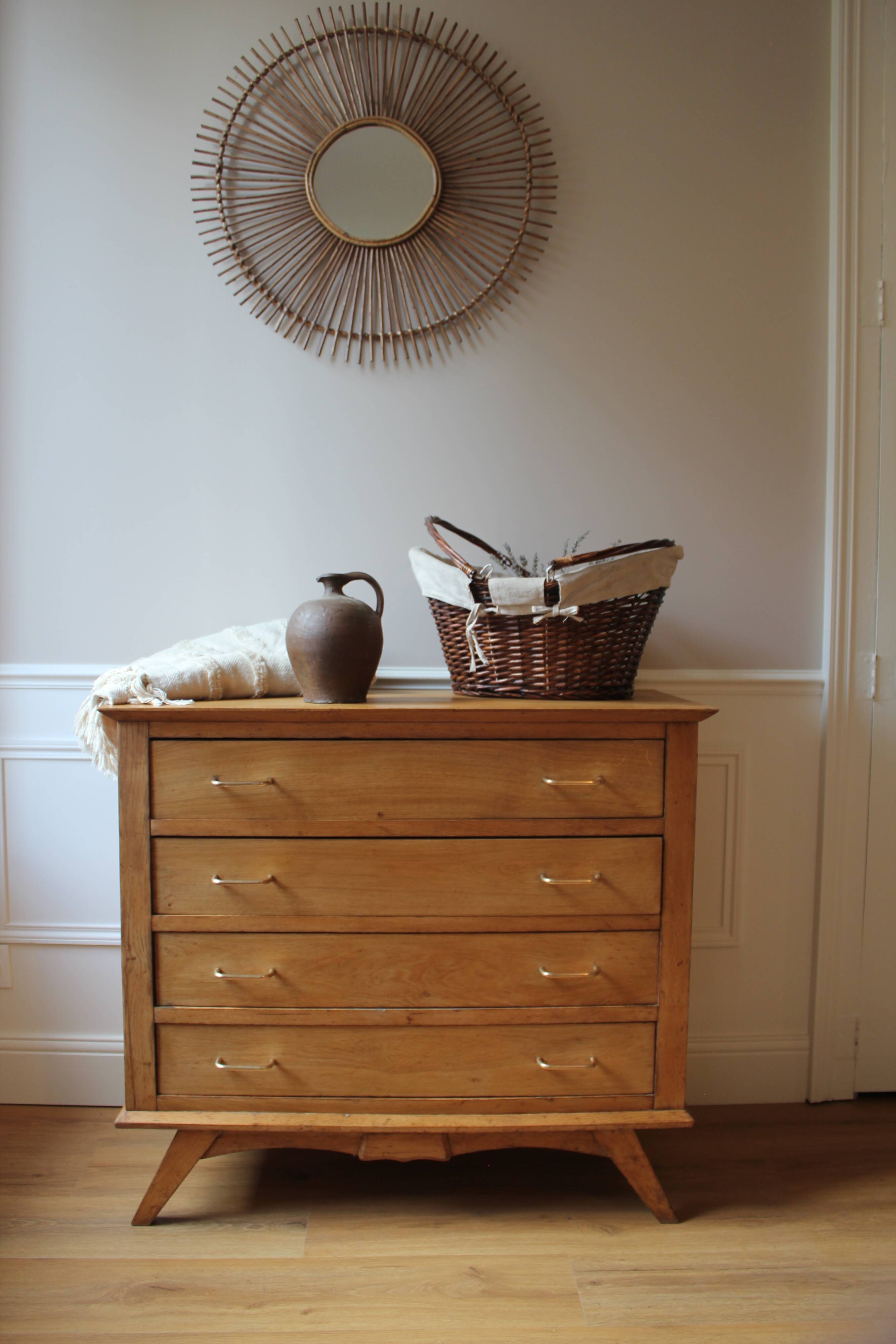 Compass foot chest of drawers