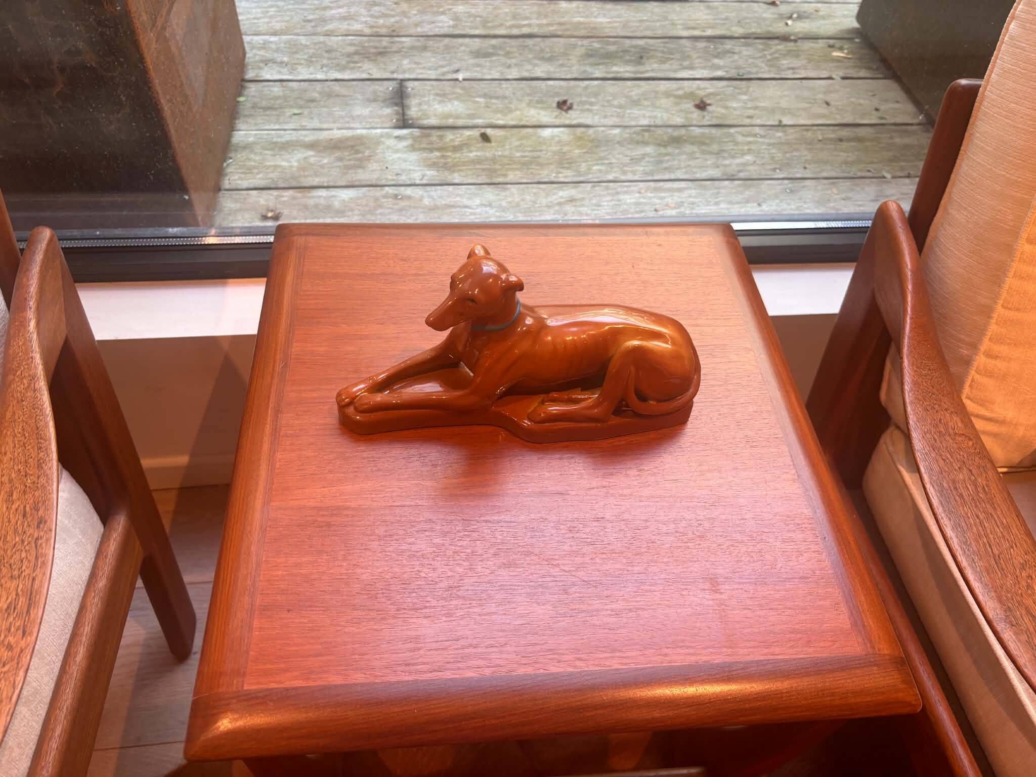 Figurine lévrier