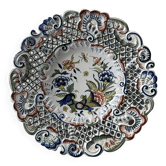 Assiette ajourée en faience de Rouen