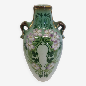 Saint-Amand hamage earthenware vase