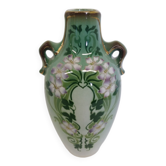 Saint-Amand hamage earthenware vase