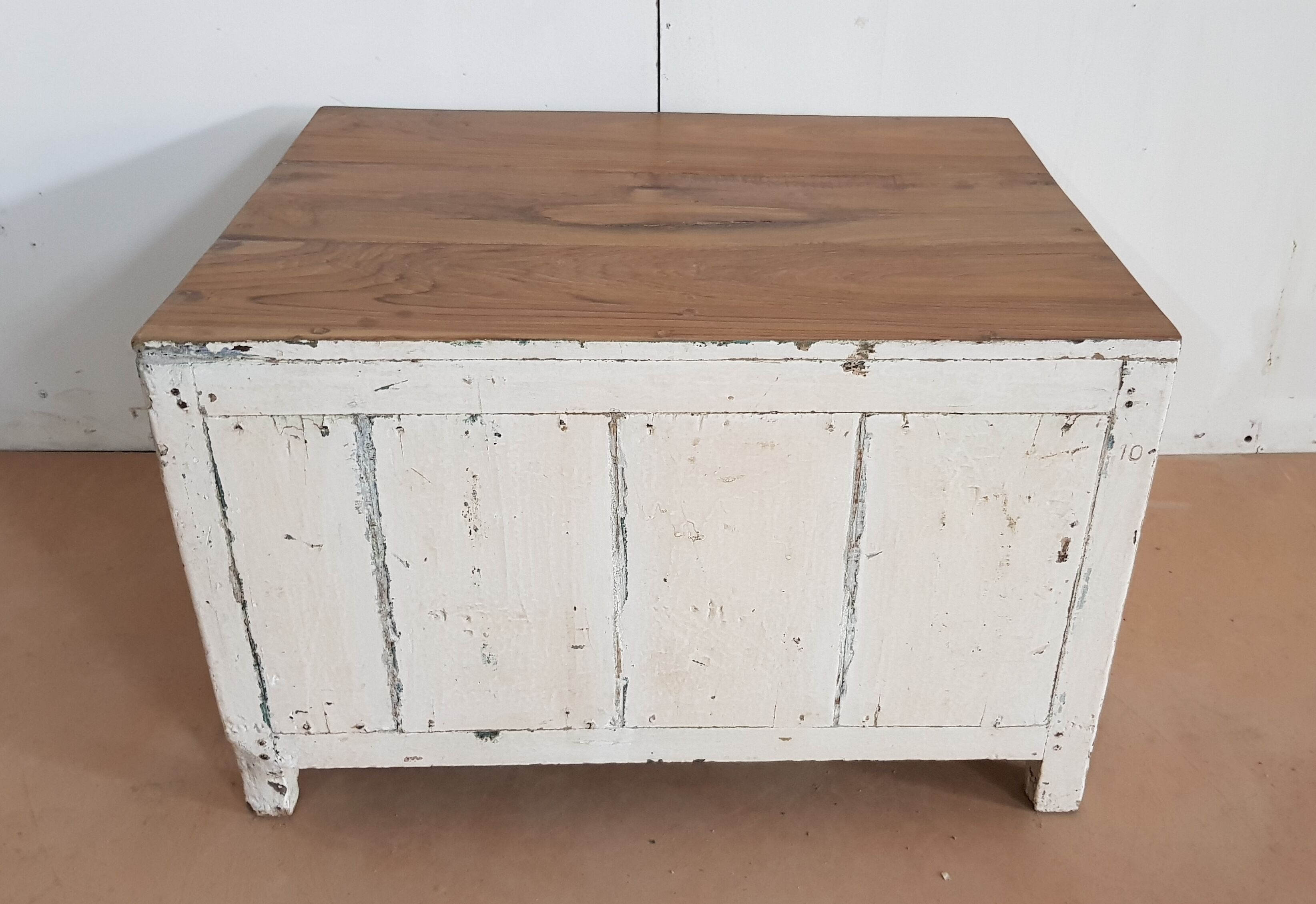 Old piece of furniture by trade (jeweler)