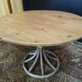 Tulip footing round table