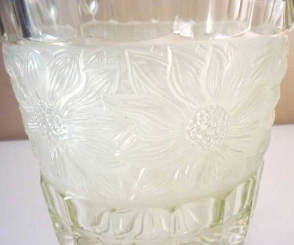 Seau à champagne, style et époque art déco, cristal épais, moulé, dépoli