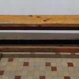 Ancien petit banc en bois