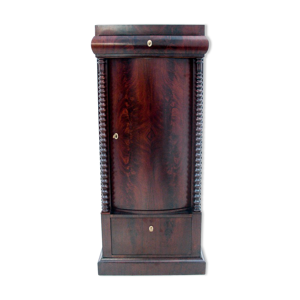 Cabinet en acajou, Europe du Nord,