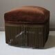 Fauteuil crapaud  & ottoman vintage velours brun profond
