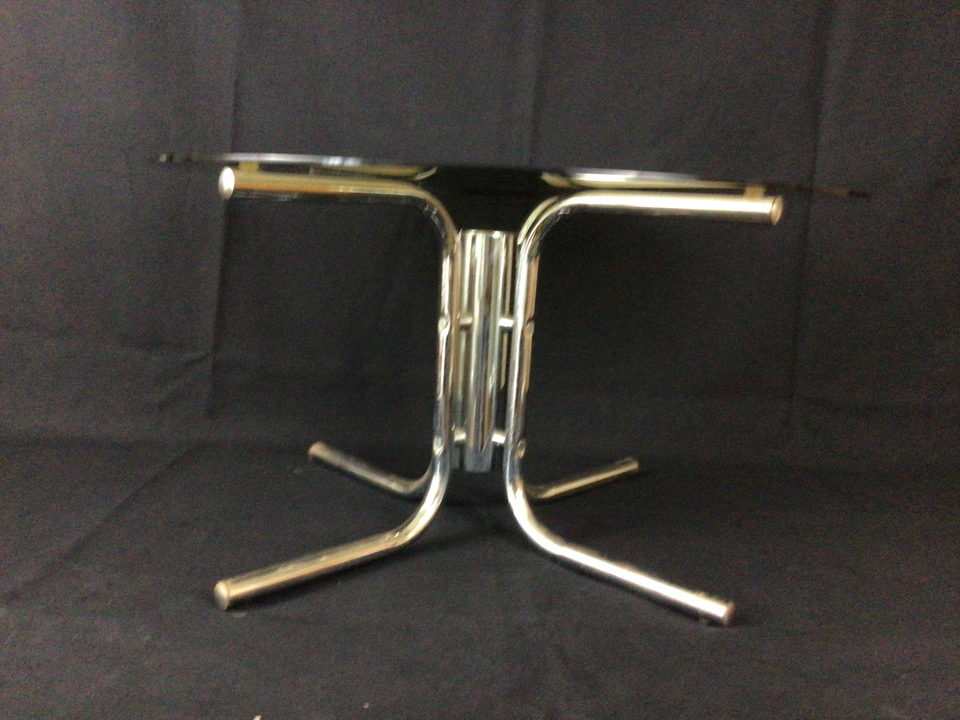 Round coffee table smoked glass