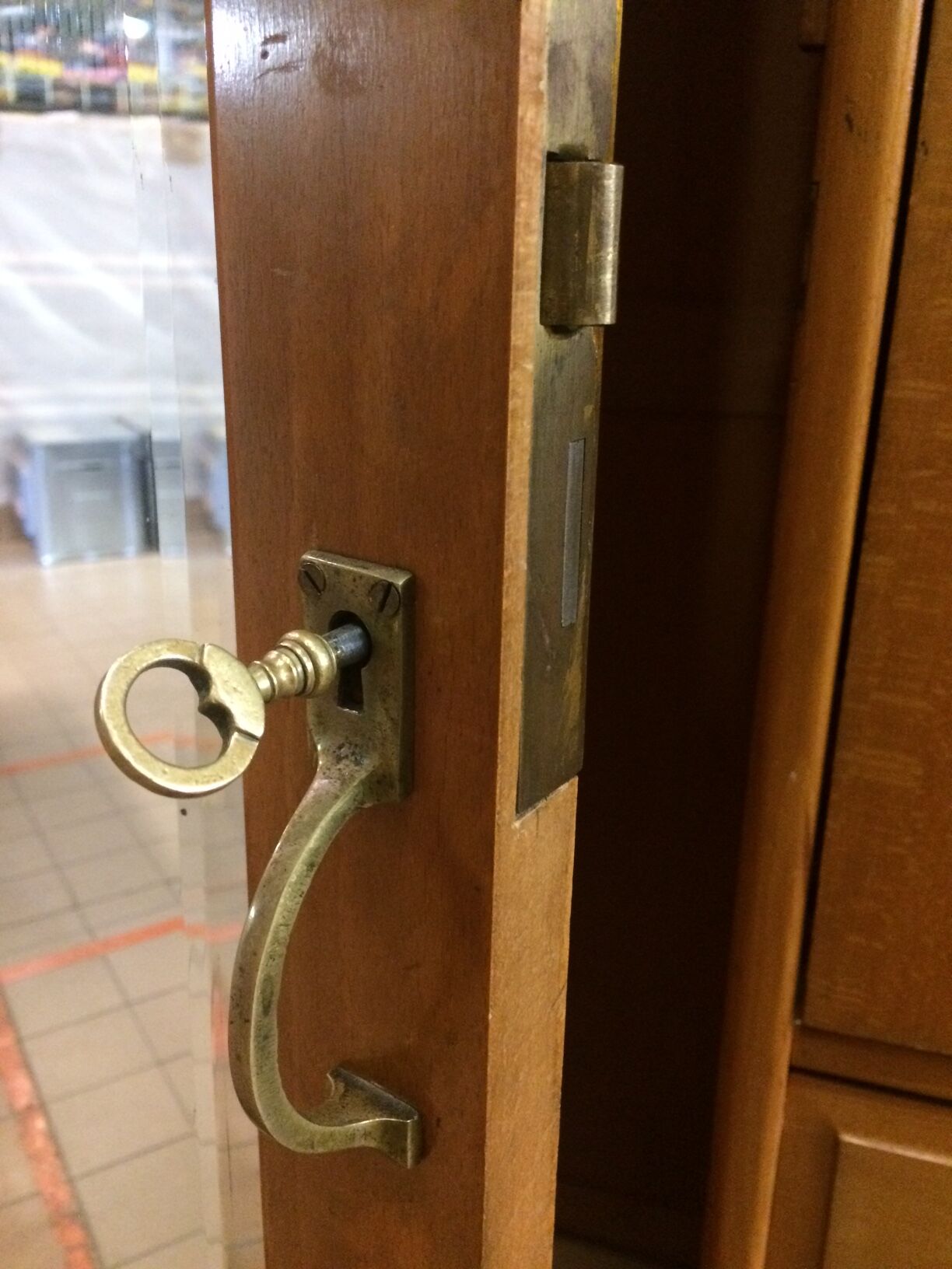 Art Deco cabinet in oak and veneer