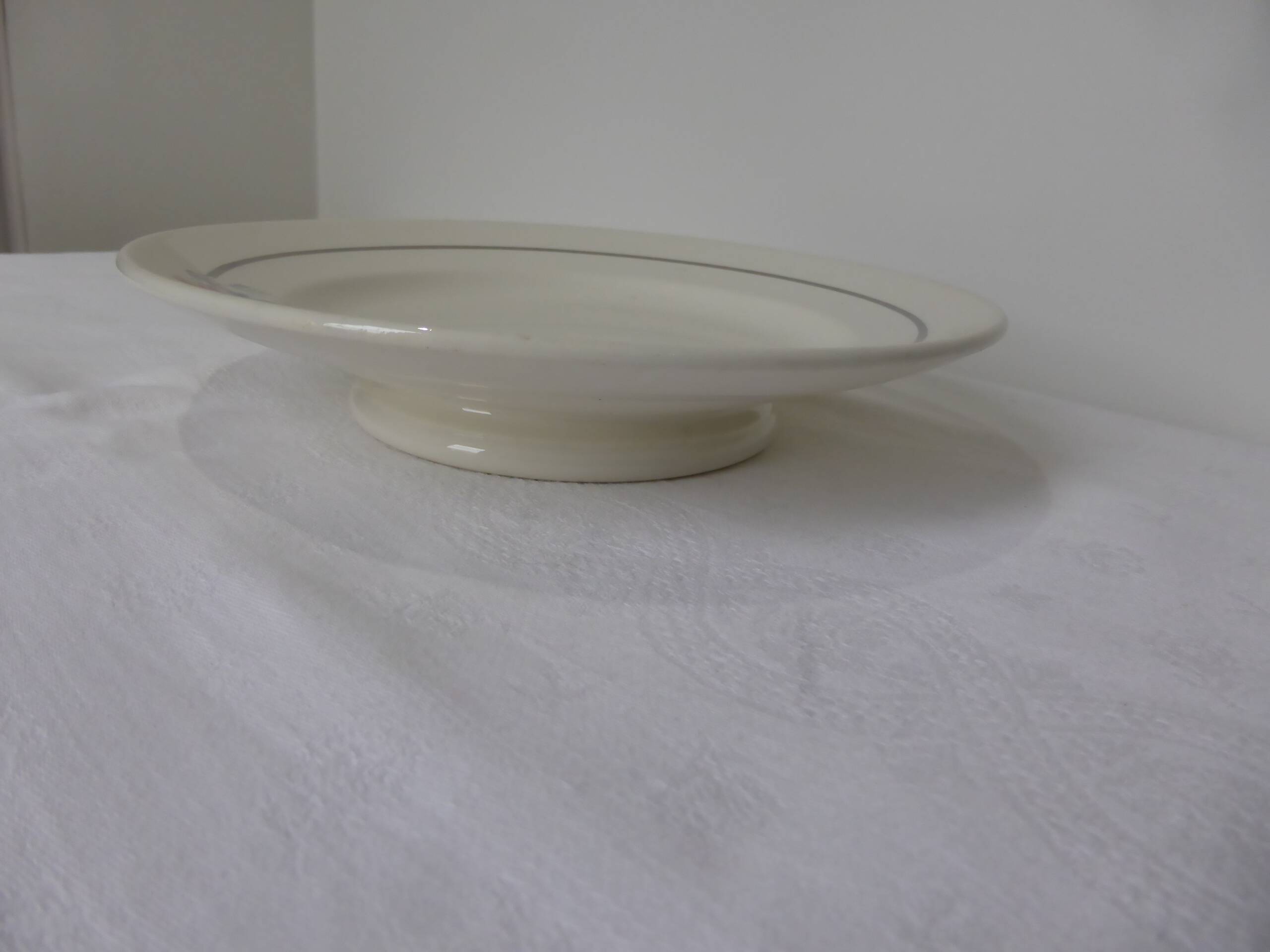 Dish servant on pedestal Digoin Sarreguemines 200320