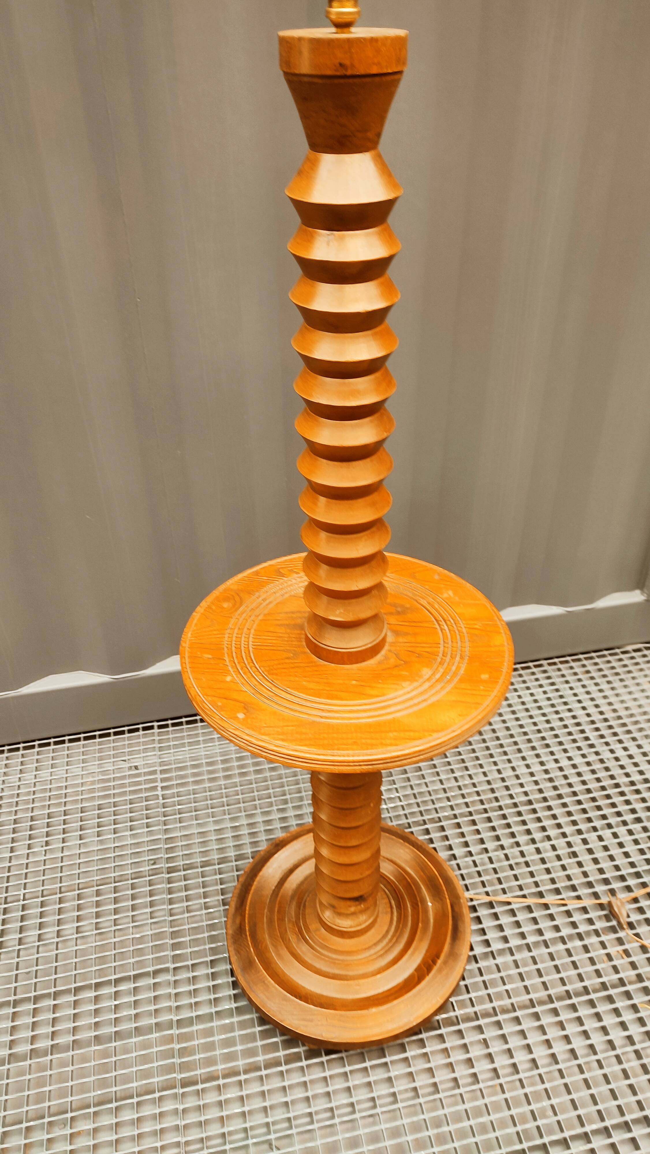 Lampadaire design style Dudouyt
