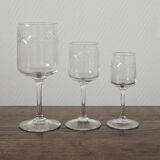 5 crystal digestive stemmed glasses engraved with laurel leaf frieze