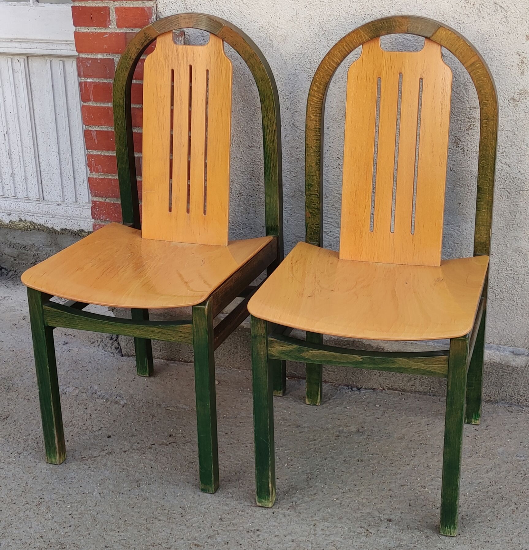 Ensemble 12 chaises vintage Baumann modèle Argos