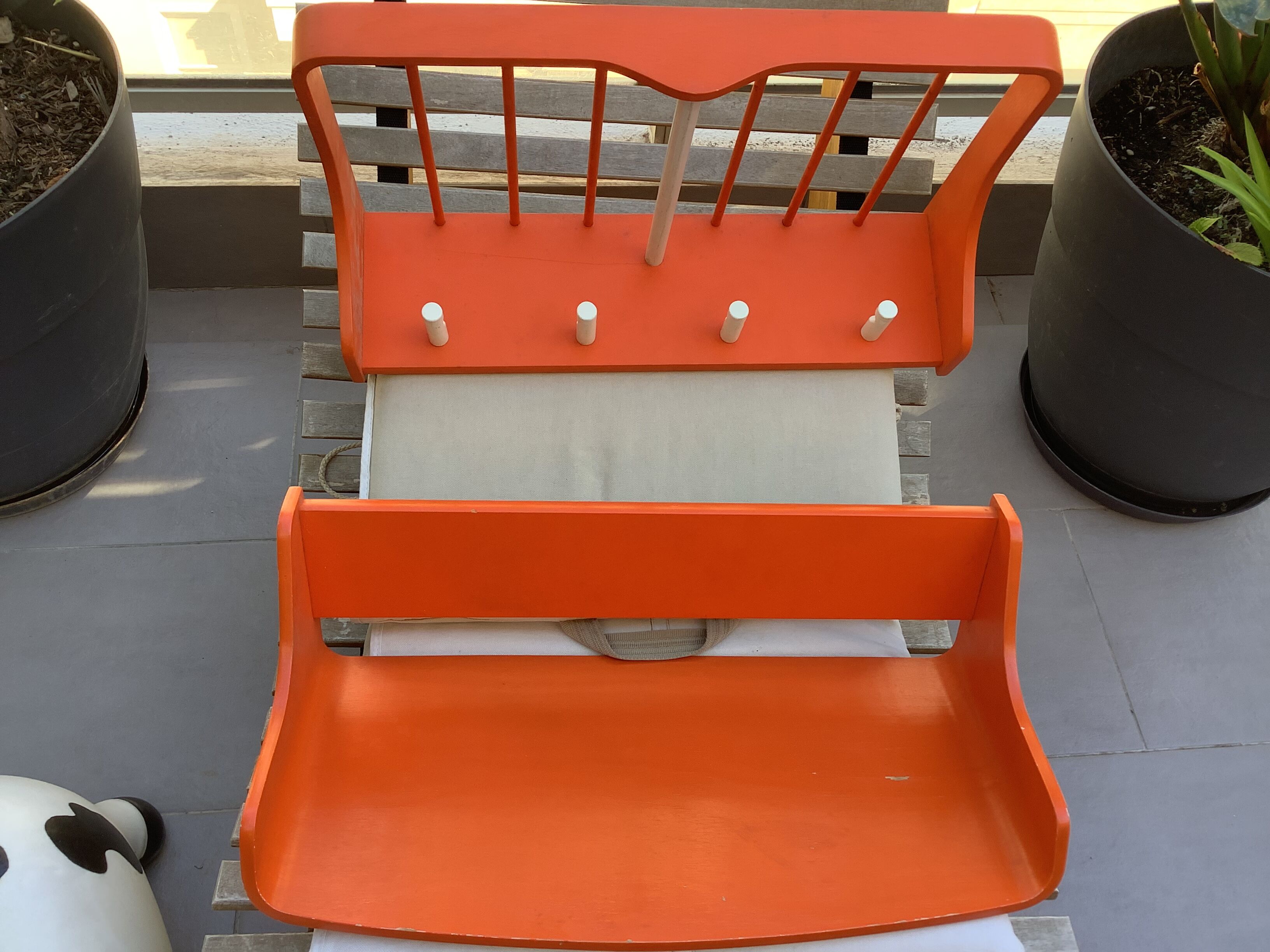 Wall coat rack with its Tablet Space Age year 70 orange Shonbuch