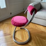 Futuristic chair 60S aspect