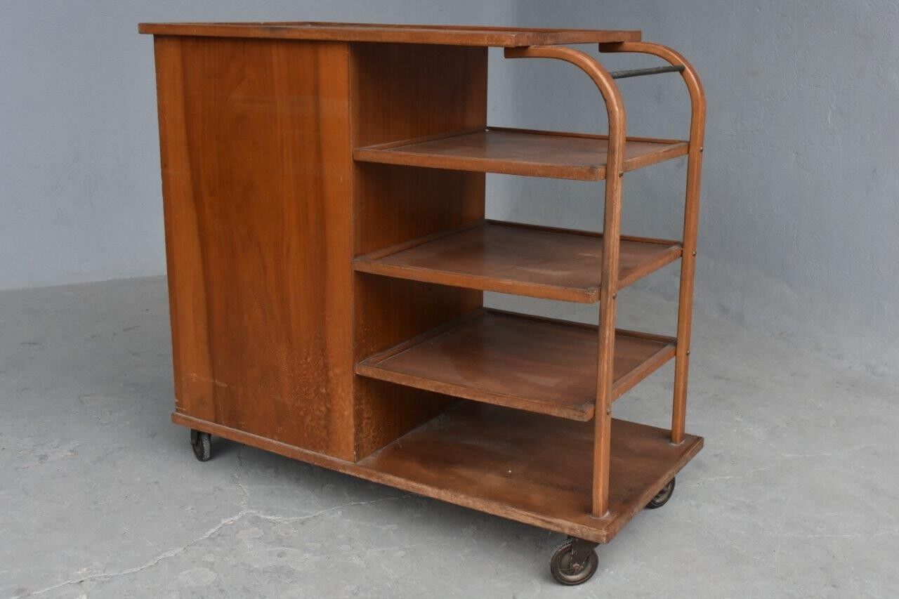 Restaurant serving 1930