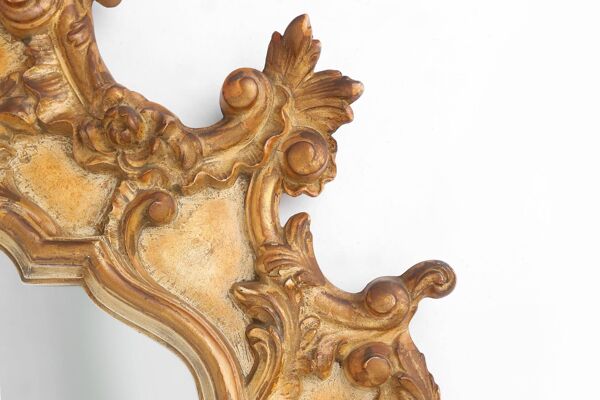 Miroir décoratif intemporel de style rococo en résine dorée, Belgique années 1950