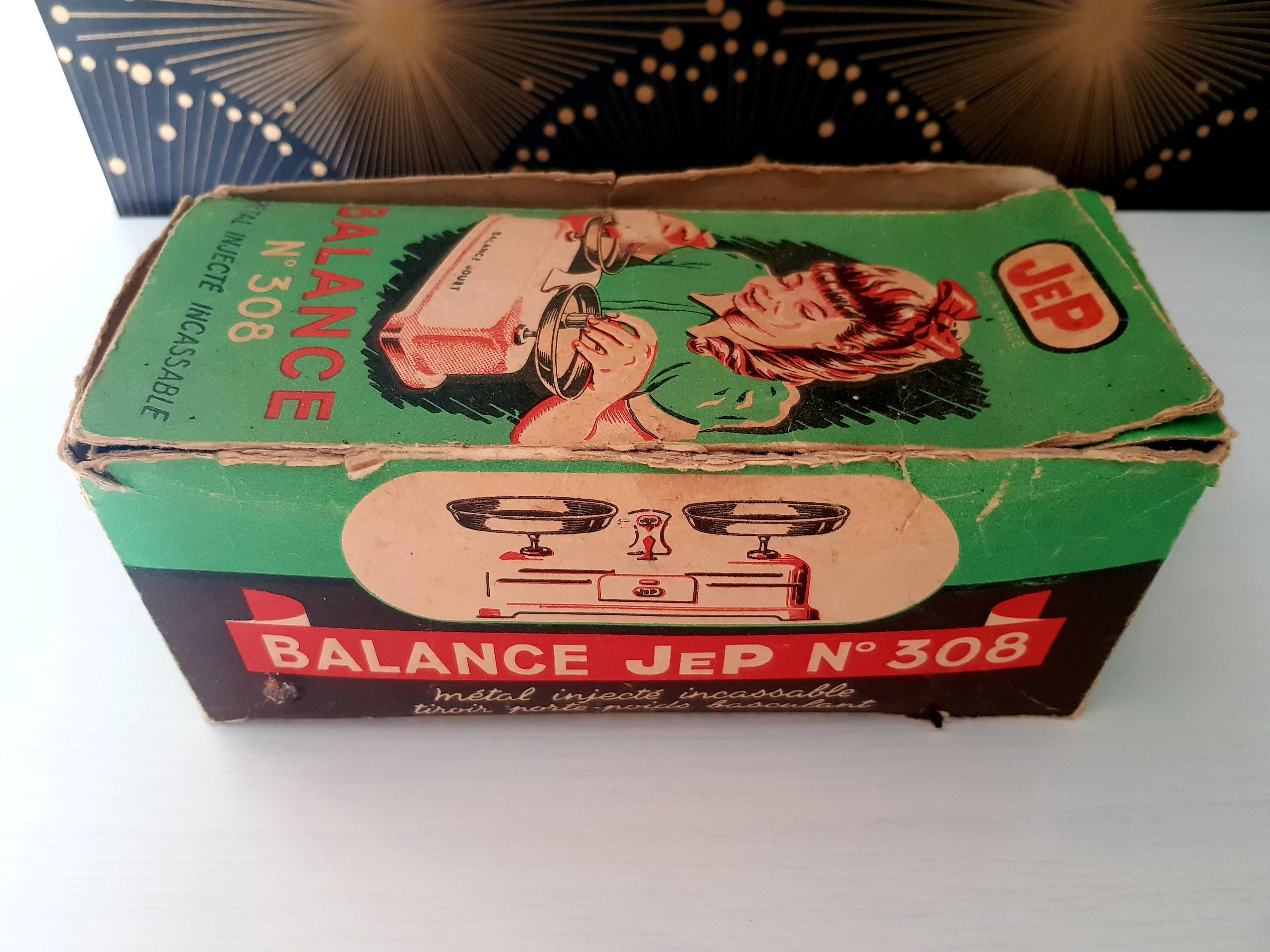 Old toy balances JEP