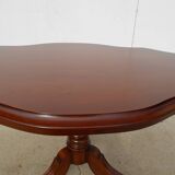 Violin-shaped pedestal table