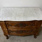 Commode sauteuse en merisier de la fin du  XVIII ème