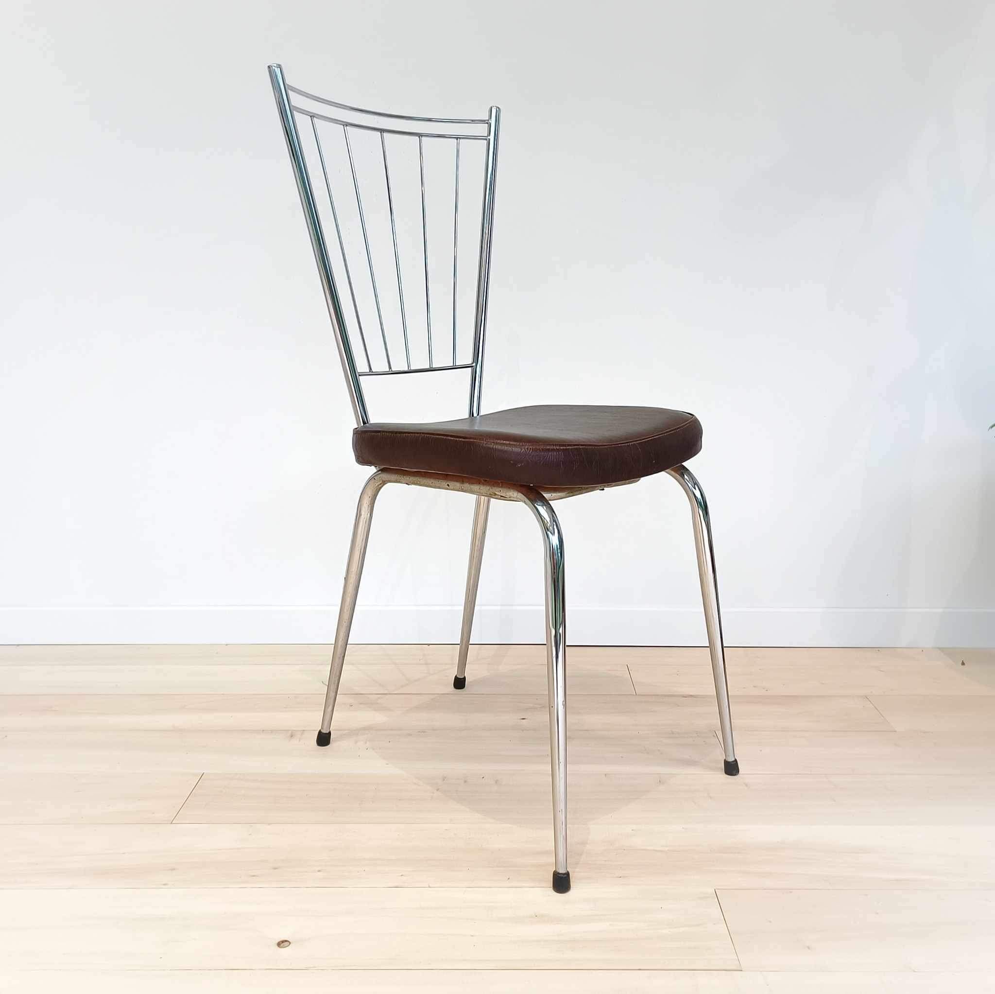 Paire de chaises années 70