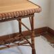 Table à manger en rotin et osier, plateau en hêtre, années 60