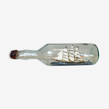 Maquette de bateau dans bouteille en verre, 32 cm