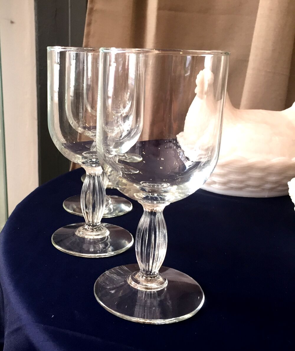 Set of 8 crystal wine glasses