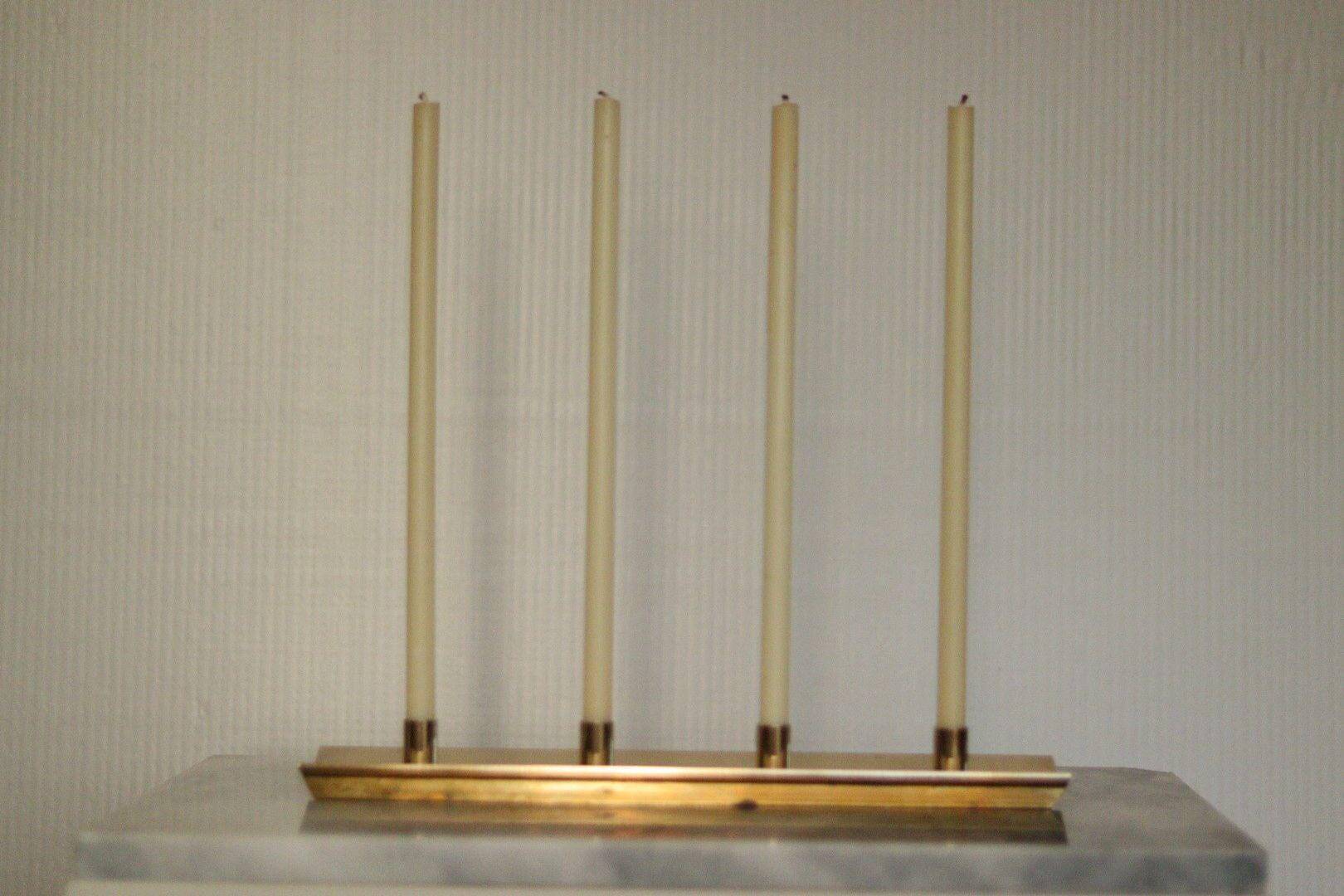 Candelabre en laiton suédois du milieu du siècle par Pierre Forsell pour Skultuna