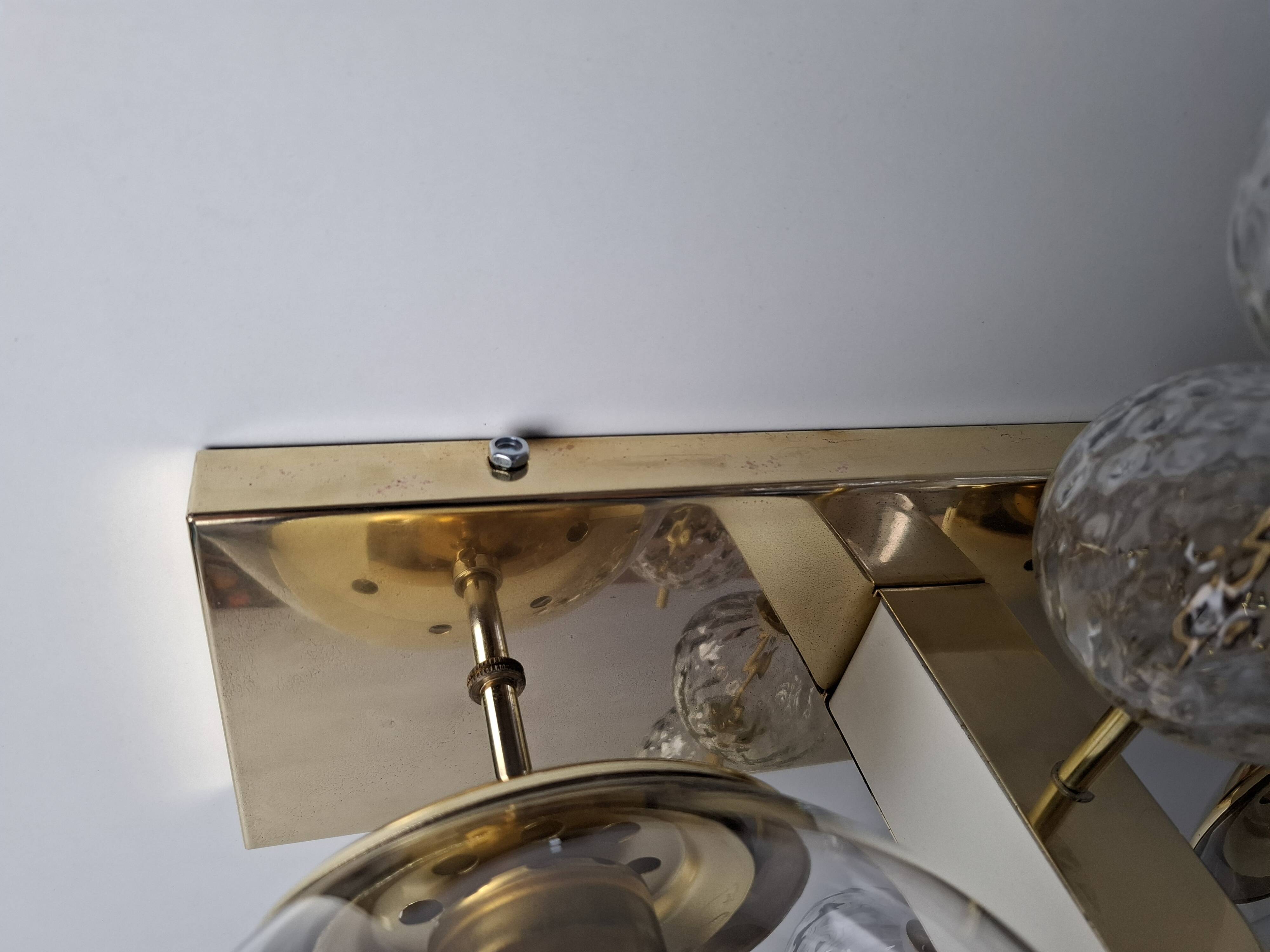 Applique murale tchèque en laiton et verre du milieu du siècle, par Kamenický Šenov, années 1970