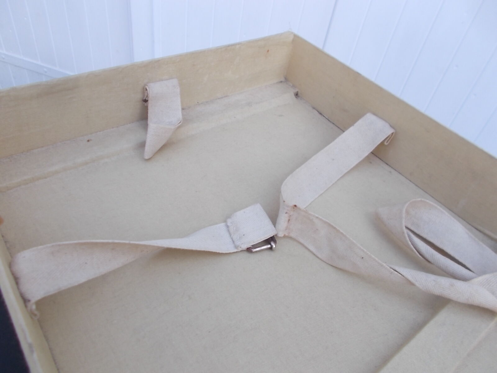 Vintage trunk suitcase