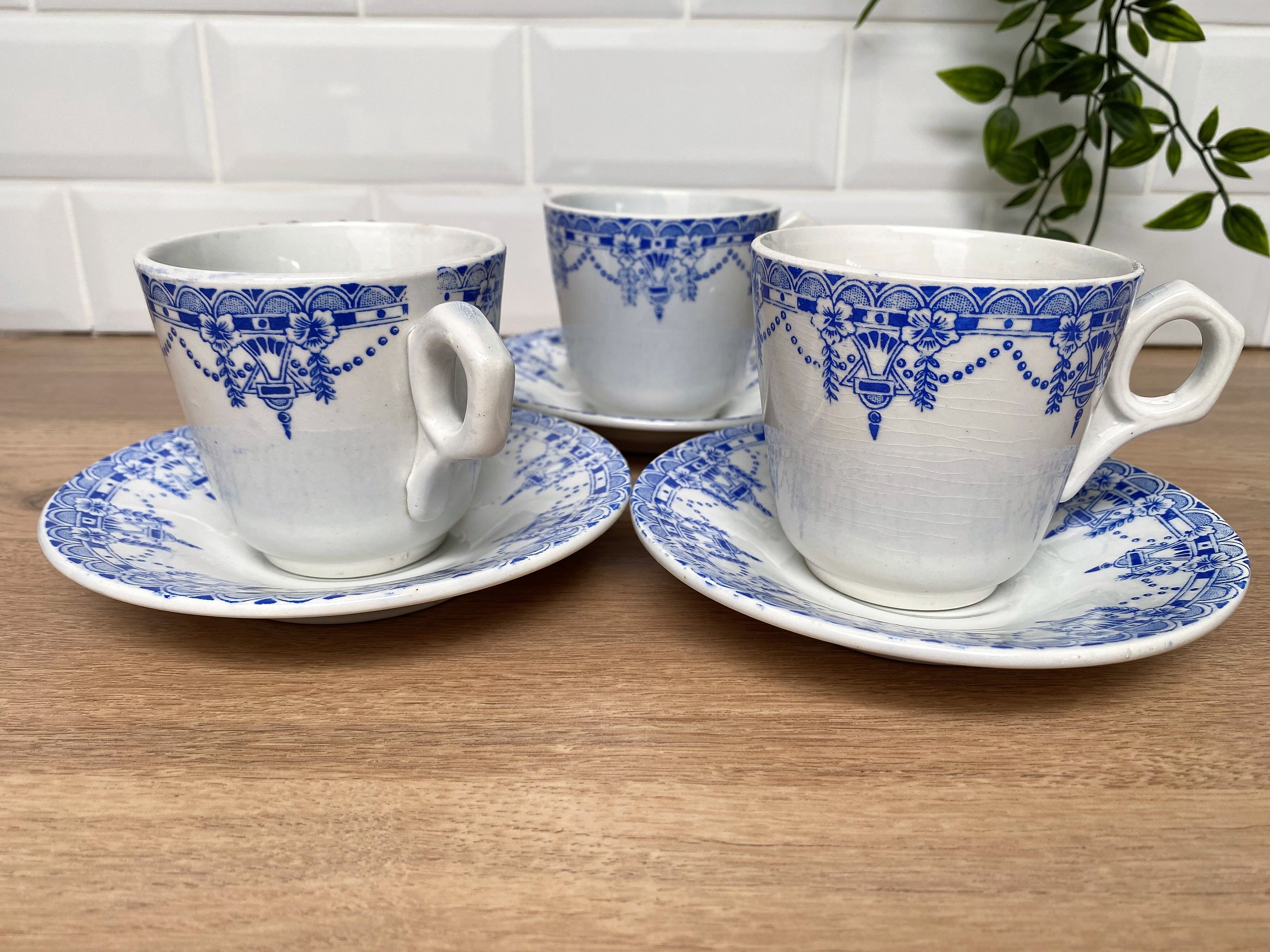 Set of 3 tea cups and their earthenware cups