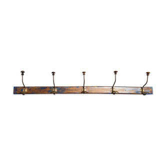 Wall coat rack in patinated wood