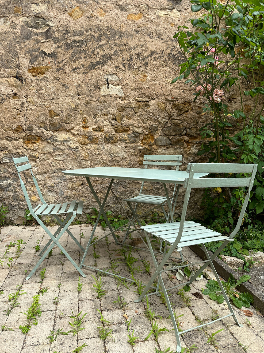 Almond green metal garden furniture