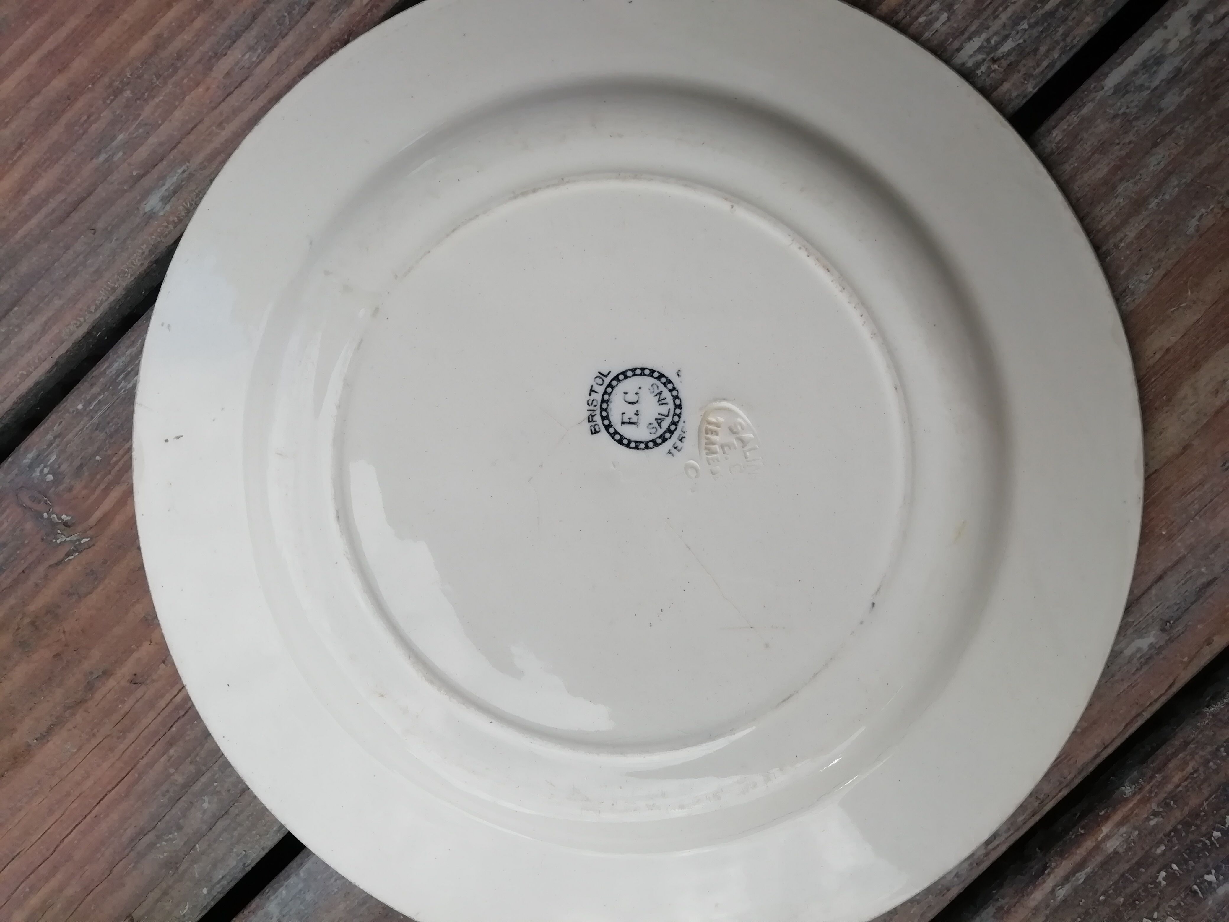 Flat plate salted terre de fer, model bristol