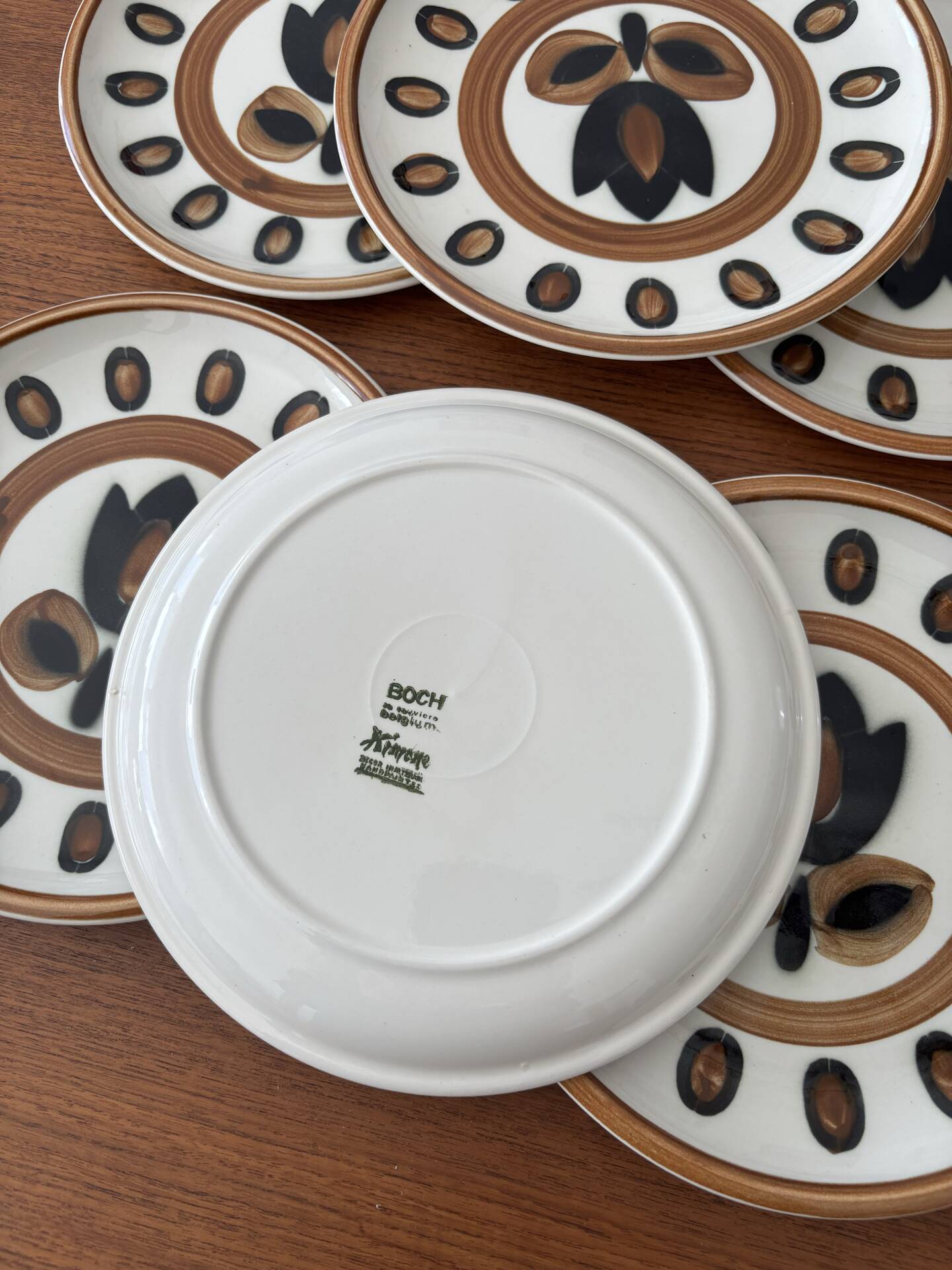 Set of 6 Boch La Louvière plates model Kimono tulip flower.