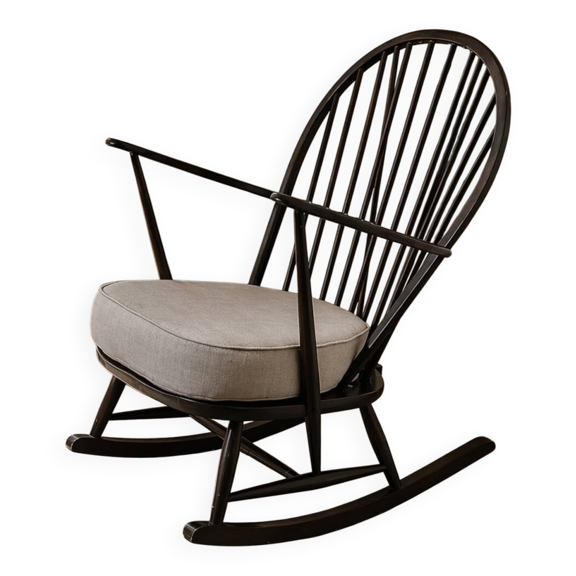Fauteuil à bascule Ercol en orme circa 1960