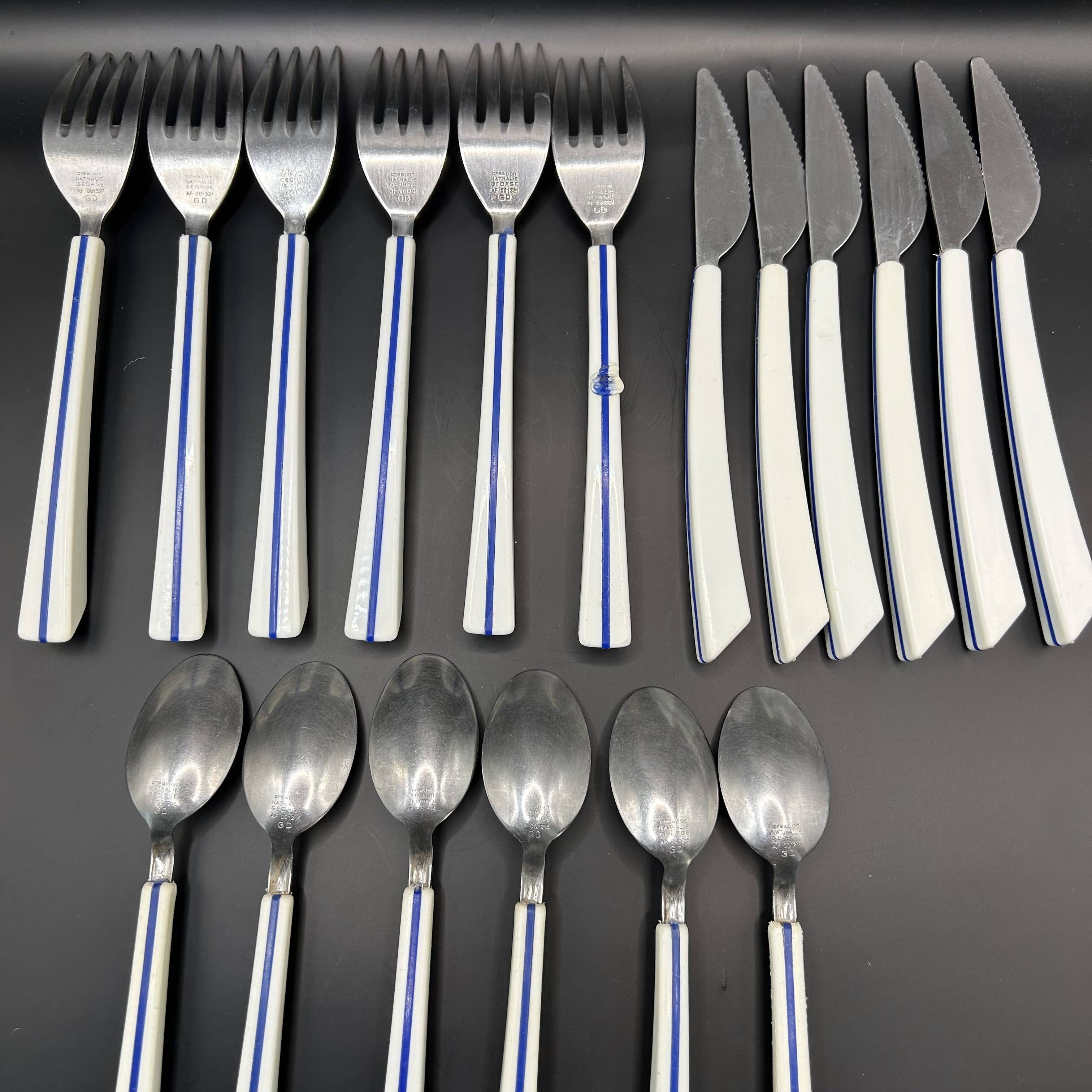 18 Air France place settings by Nathalie George for Guy Degrenne