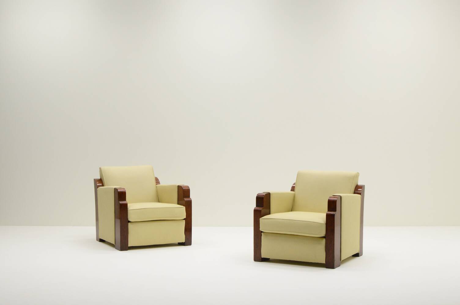 Set of 2 leather Art Deco club chairs, 1930s France.