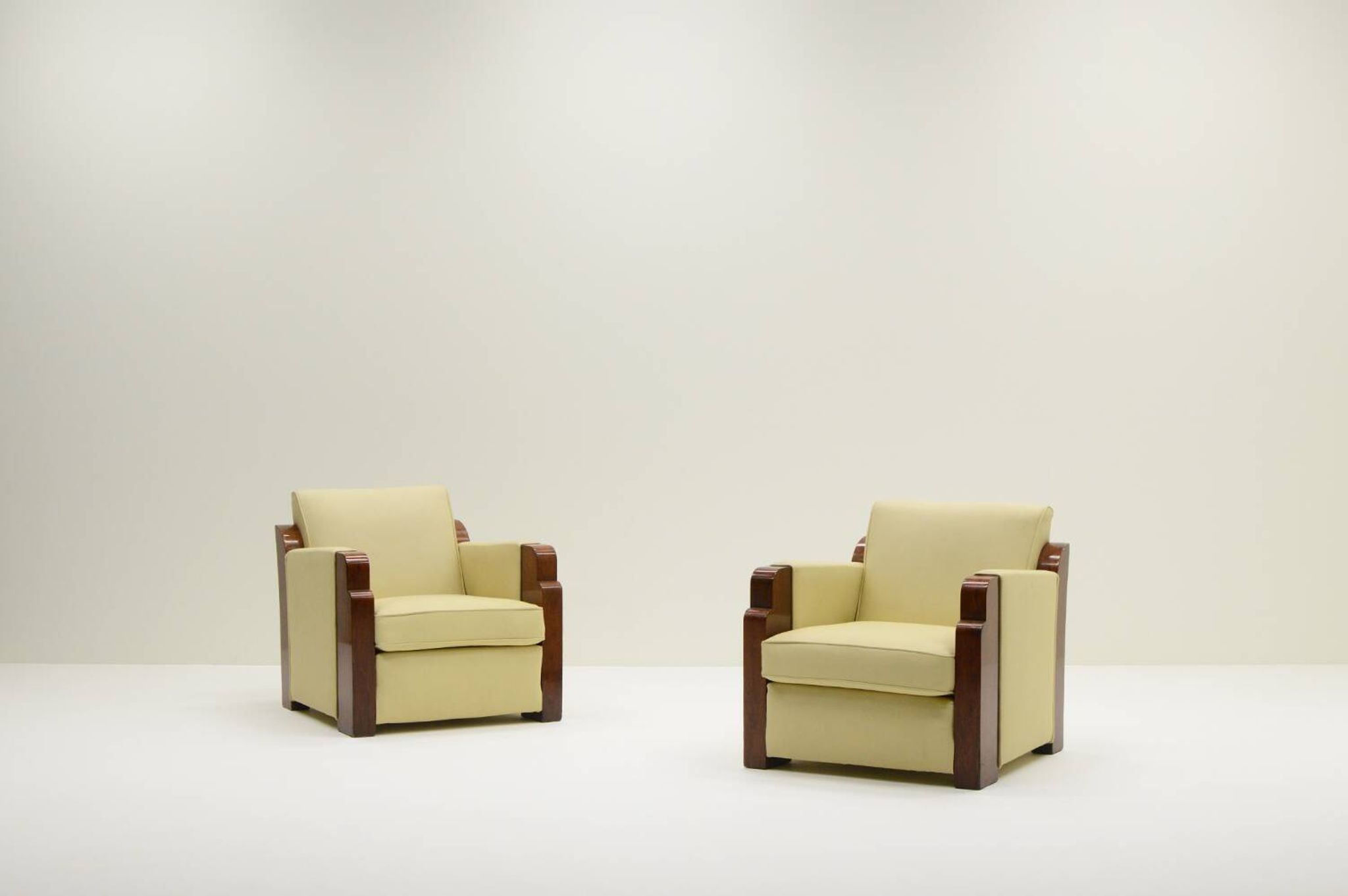 Set of 2 Art Deco club chairs in leather, France 1930s.
