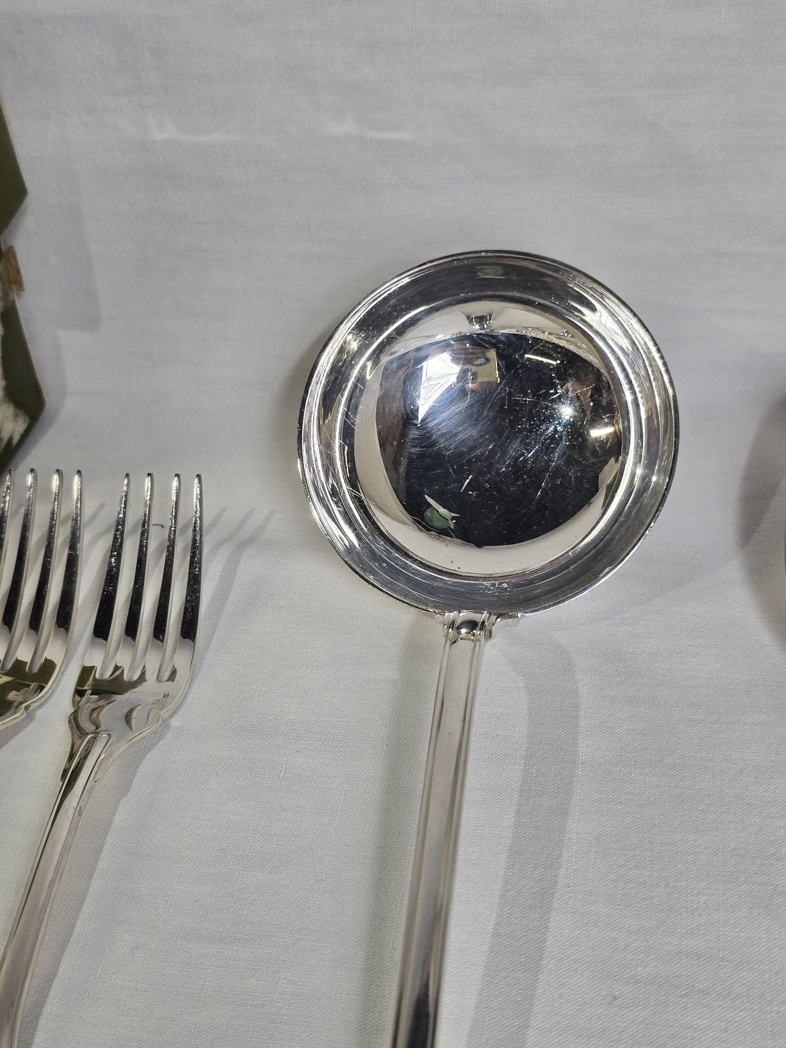 87-piece household cutlery set from Christofle, Versailles model, in metal.