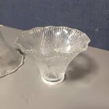 Tulip chiseled white glass