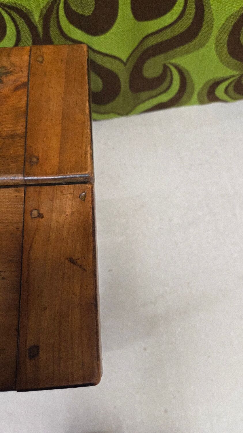 Console table in walnut, 20th century.