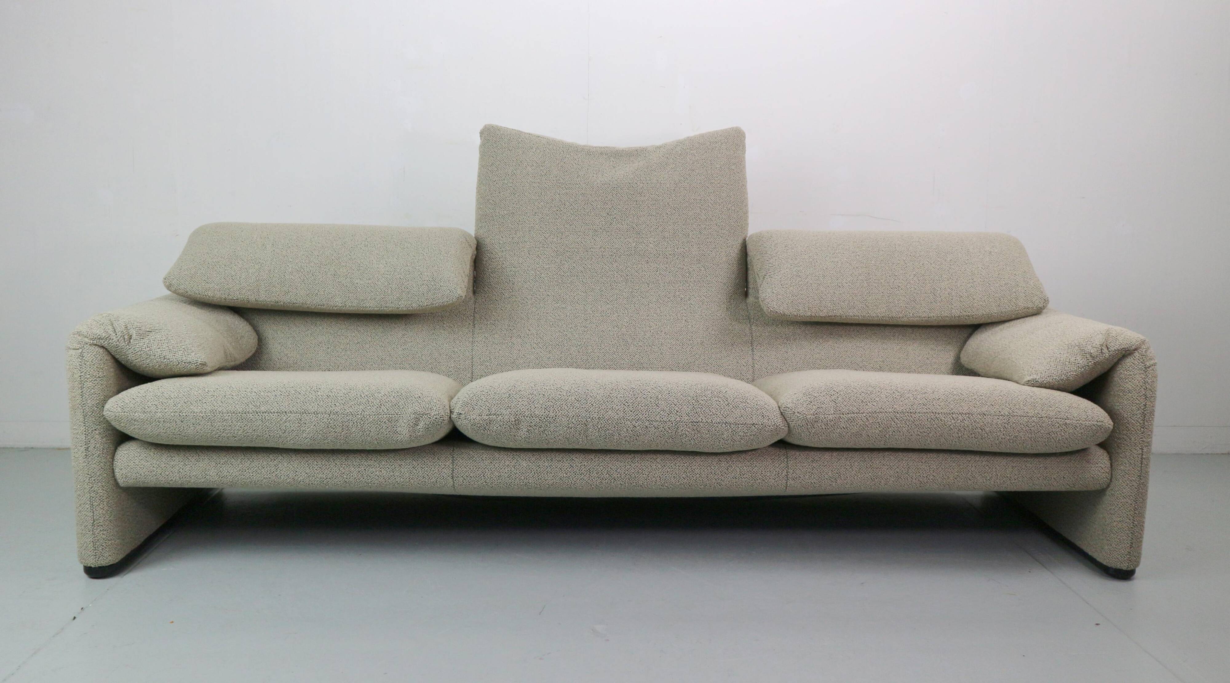 Vico Magistretti "Maralunga" 3-seater re-upholstered sofa For Cassina
