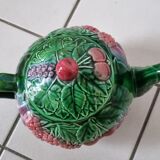 Teapot of Salins in slip