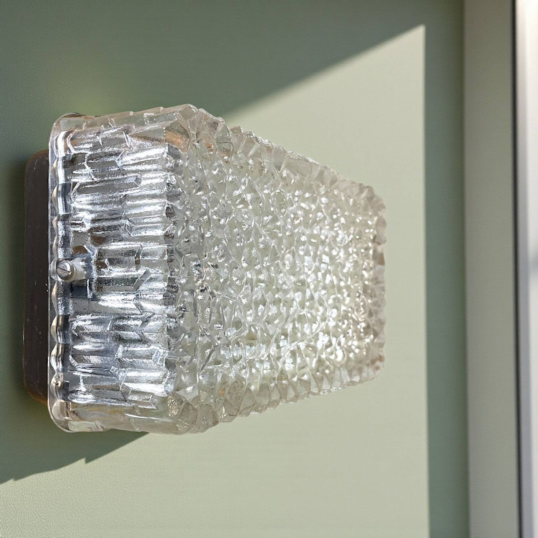 Plafonnier ou applique en verre rectangulaire encastré