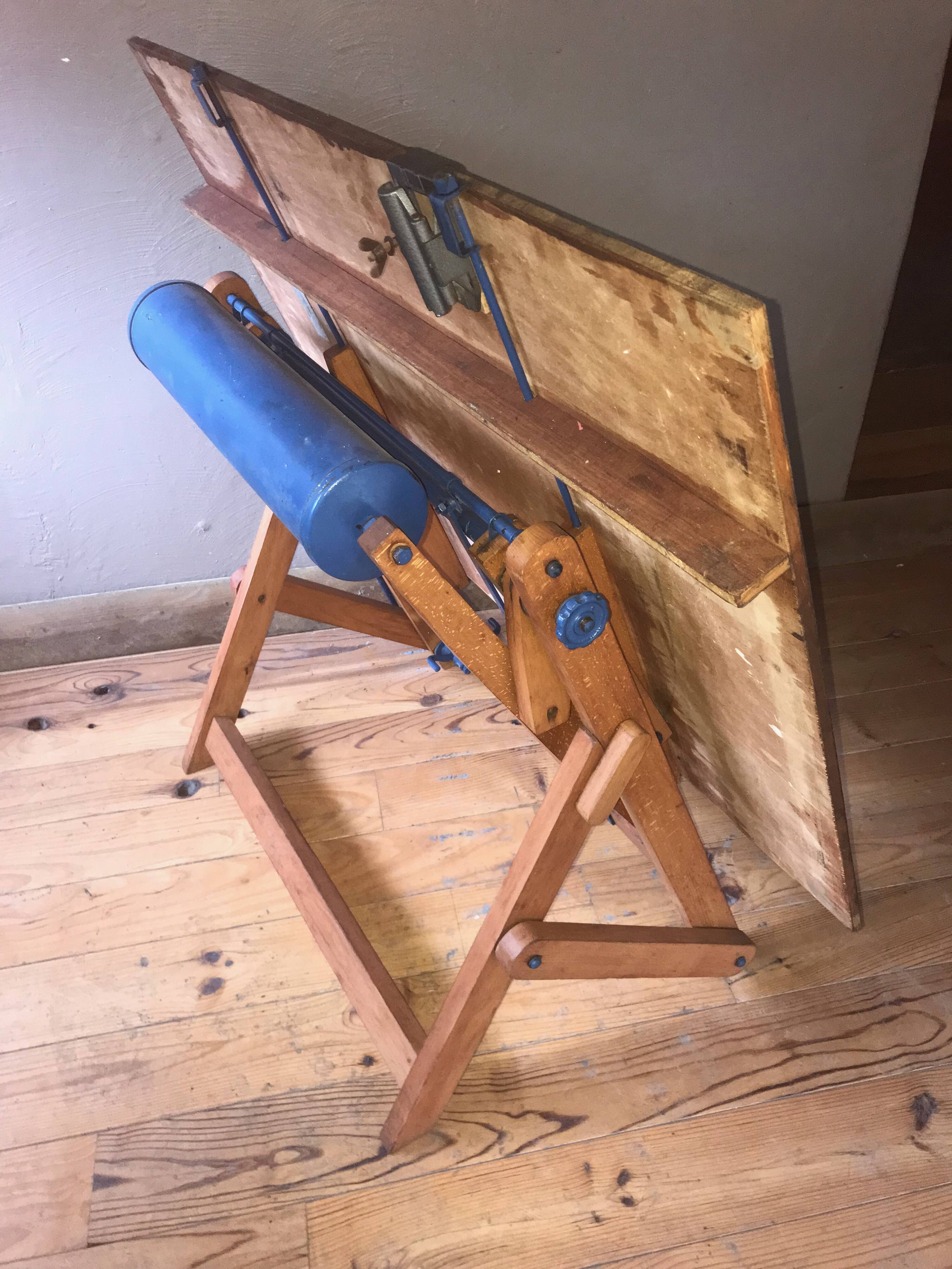 Wooden drawing table desk