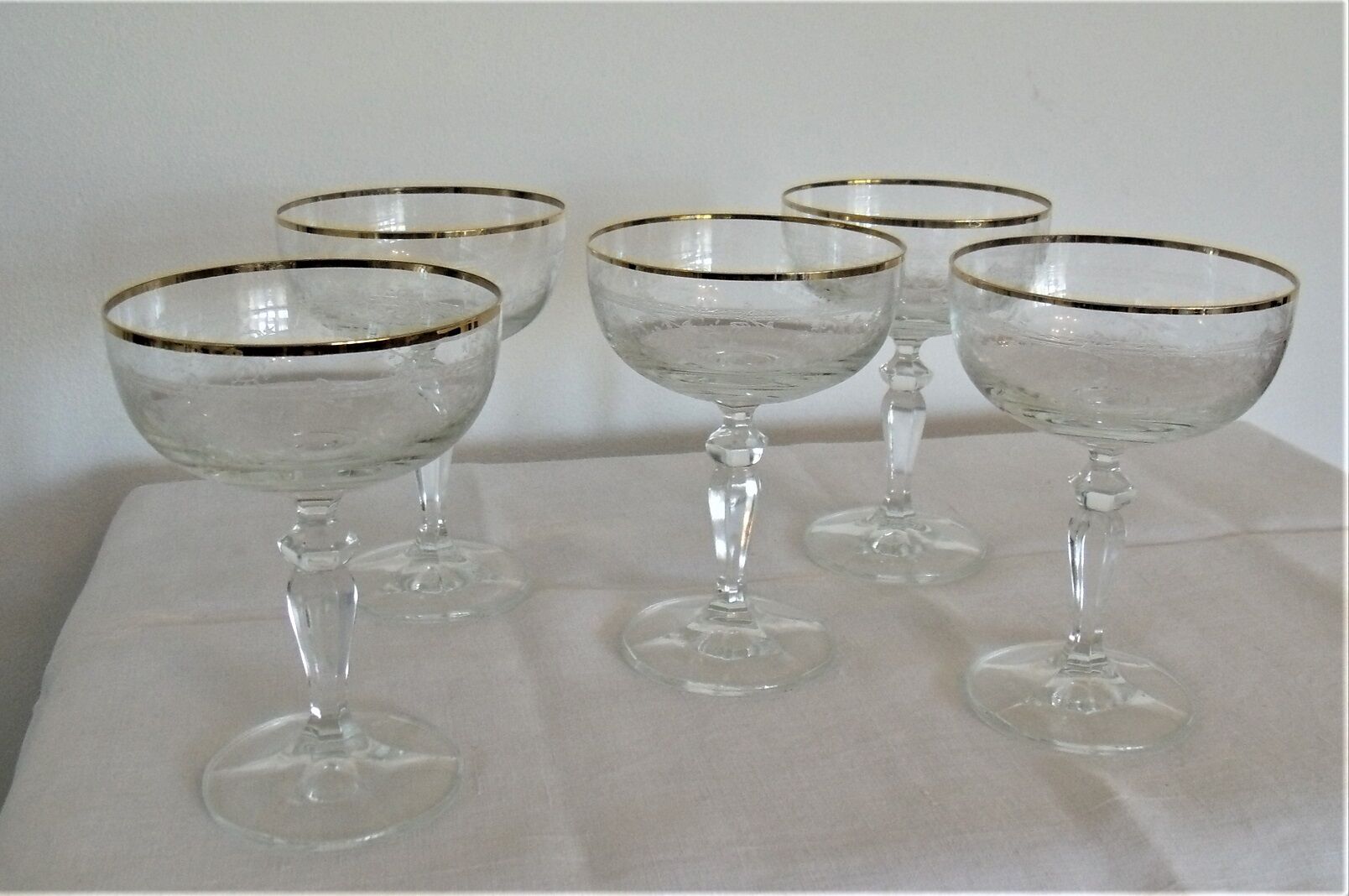 Lot of 5 cups champagne in Crystal engraved NET gold