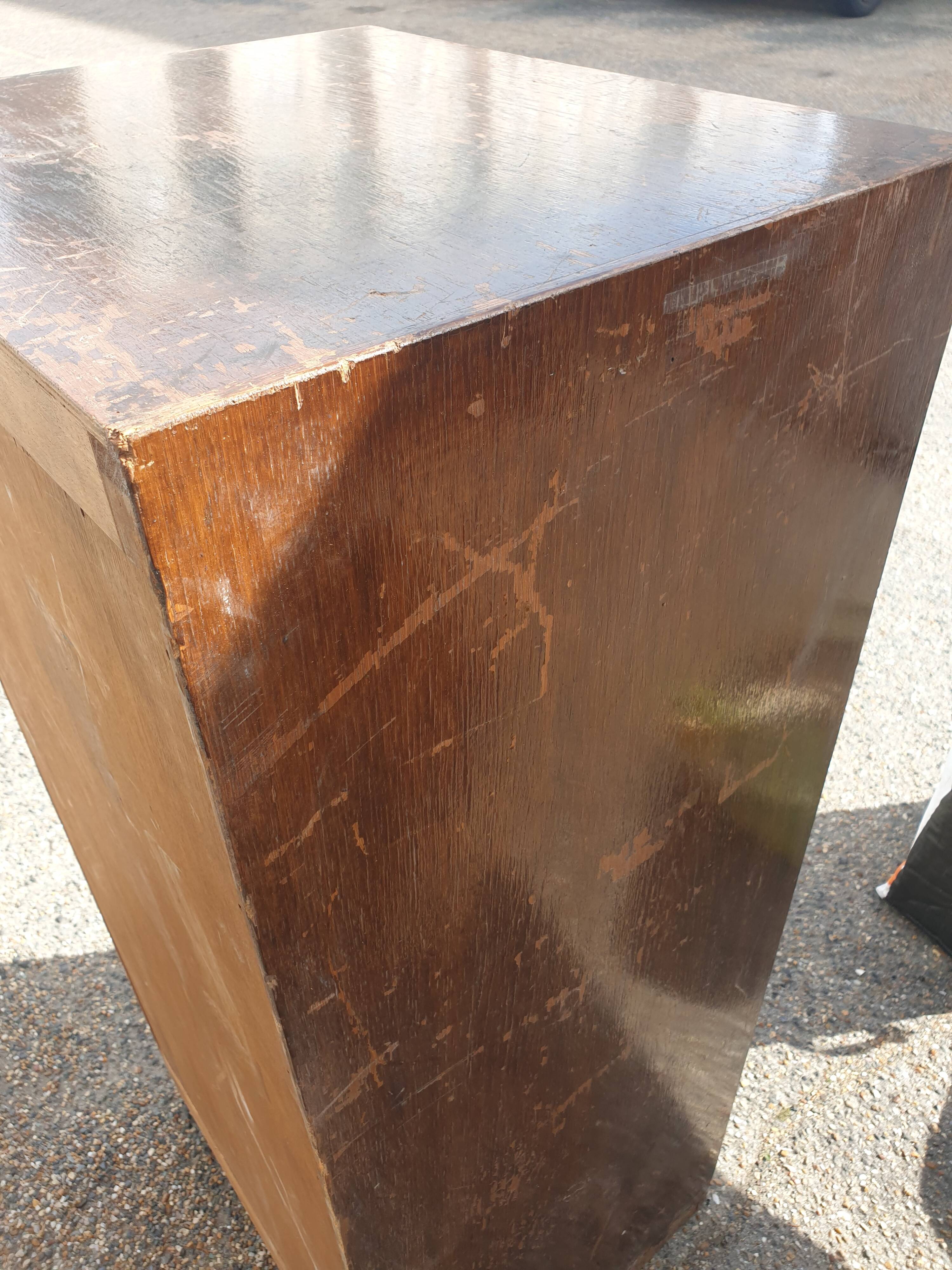 Administrative furniture with curtain